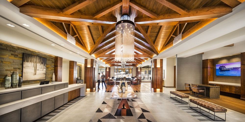 Luxury 2Br Residence steps from Heavenly Village & Gondola by RedAwning Condo, 2 Bedrooms 2