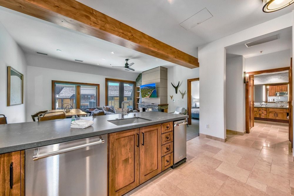 Luxury 2Br Residence steps from Heavenly Village & Gondola by RedAwning Condo, 2 Bedrooms 8