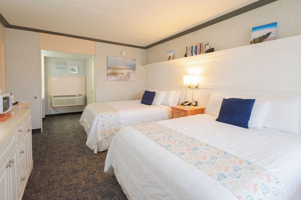 Gaido's Seaside Inn Premium Room, 2 Queen Beds, Balcony, Ocean View 3