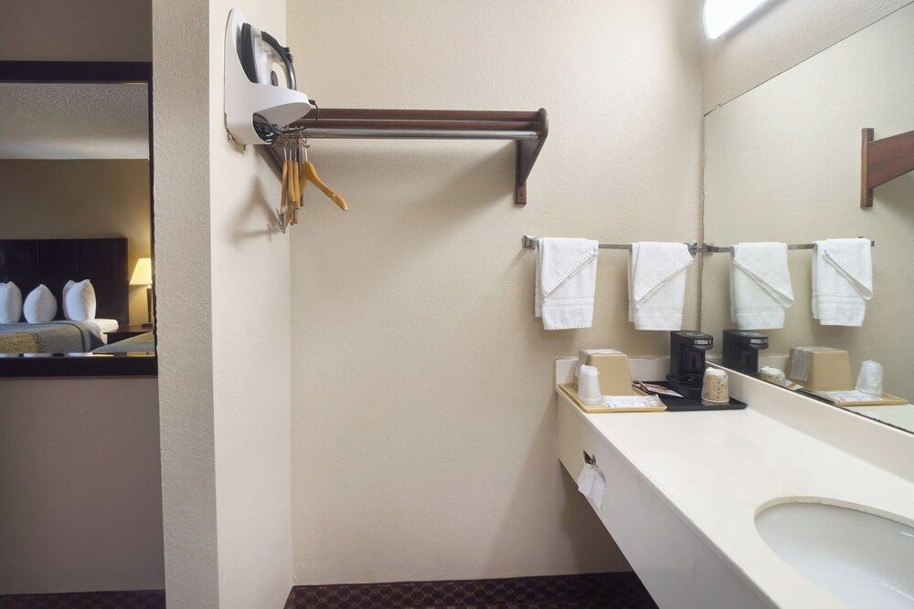 Deerfield Inn By Capital O Blytheville AR I55 Room, 2 Double Beds, Smoking 6