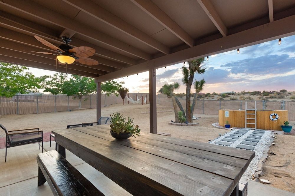 Alana House - Pool, Hot Tub, Bbq, Fire Pit + Walk To Hikes! 4 Bedroom Home by RedAwning House, 4 Bedrooms 32