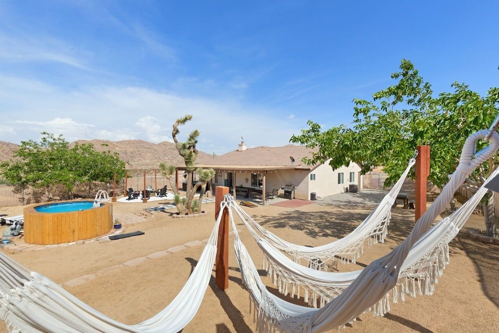 Alana House - Pool, Hot Tub, Bbq, Fire Pit + Walk To Hikes! 4 Bedroom Home by RedAwning House, 4 Bedrooms 30