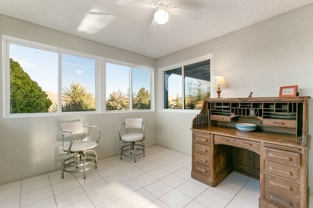 Rocky Ridge Retreat - Hot Tub, Fire Pit & Bbq! 2 Bedroom Home by RedAwning House, 2 Bedrooms 16