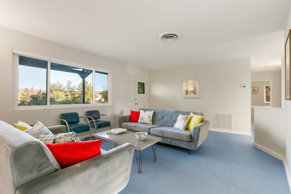 Rocky Ridge Retreat - Hot Tub, Fire Pit & Bbq! 2 Bedroom Home by RedAwning House, 2 Bedrooms 9