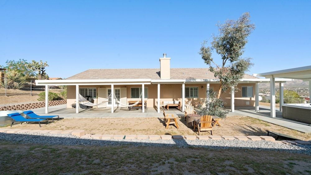 Hillside Desert House - Hot Tub, Fire Pit And Bbq! 3 Bedroom Home by RedAwning House, 3 Bedrooms 33