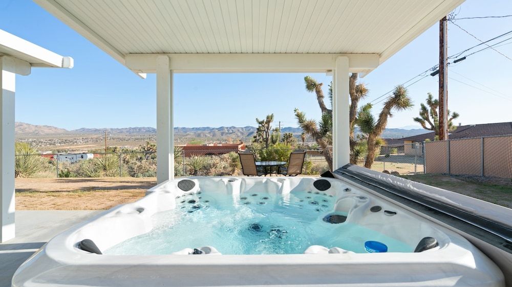 Hillside Desert House - Hot Tub, Fire Pit And Bbq! 3 Bedroom Home by RedAwning House, 3 Bedrooms 31