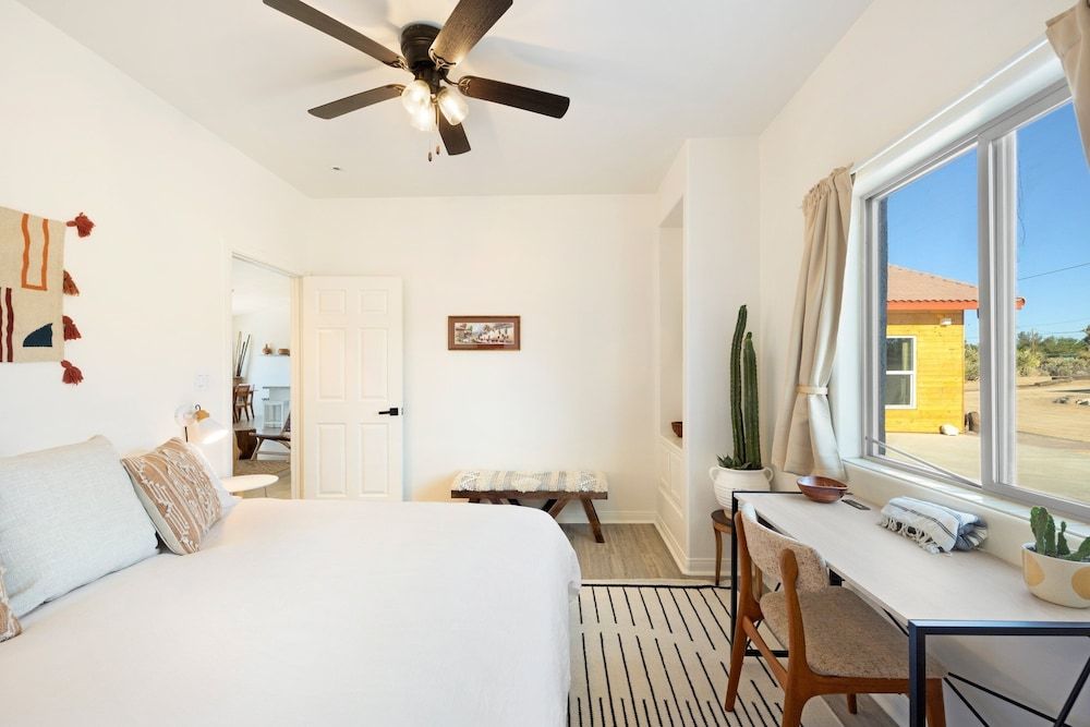 Rancho Nopales Jt - Pool, Hot Tub, Hammocks, Fast Wifi + Views! 4 Bedroom Home by RedAwning House, 4 Bedrooms 6