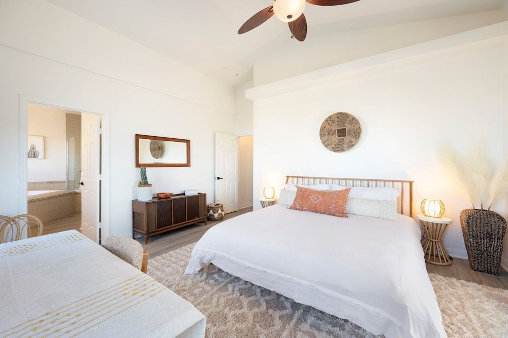 Rancho Nopales Jt - Pool, Hot Tub, Hammocks, Fast Wifi + Views! 4 Bedroom Home by RedAwning House, 4 Bedrooms 3