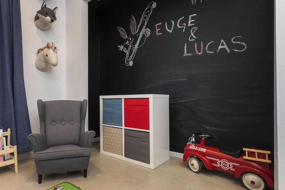 Cosmic Rabbit - Family Fun With Hot Tub!! 3 Bedroom Home by RedAwning House, 3 Bedrooms 25