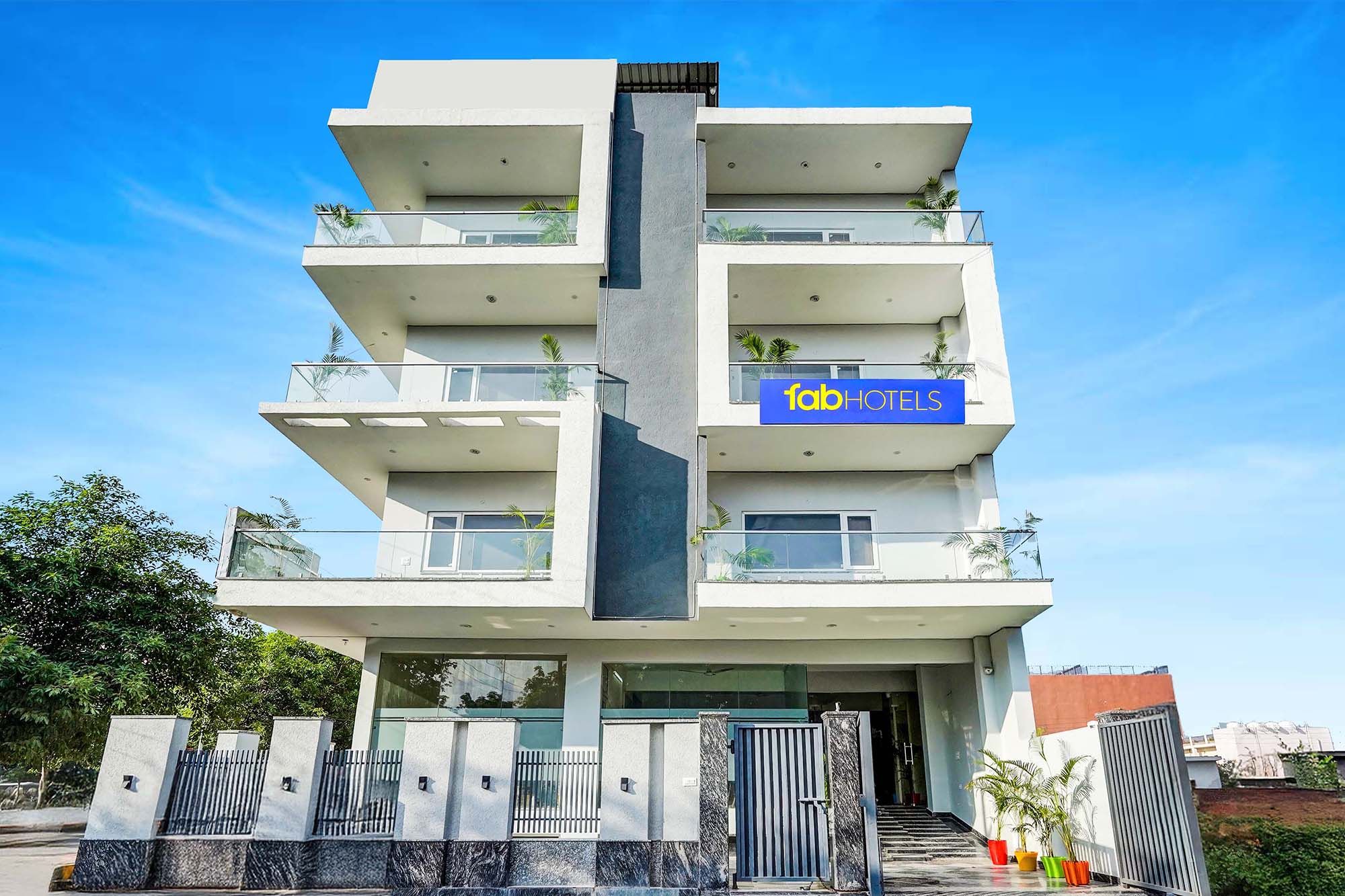 FabHotel The Glampoint