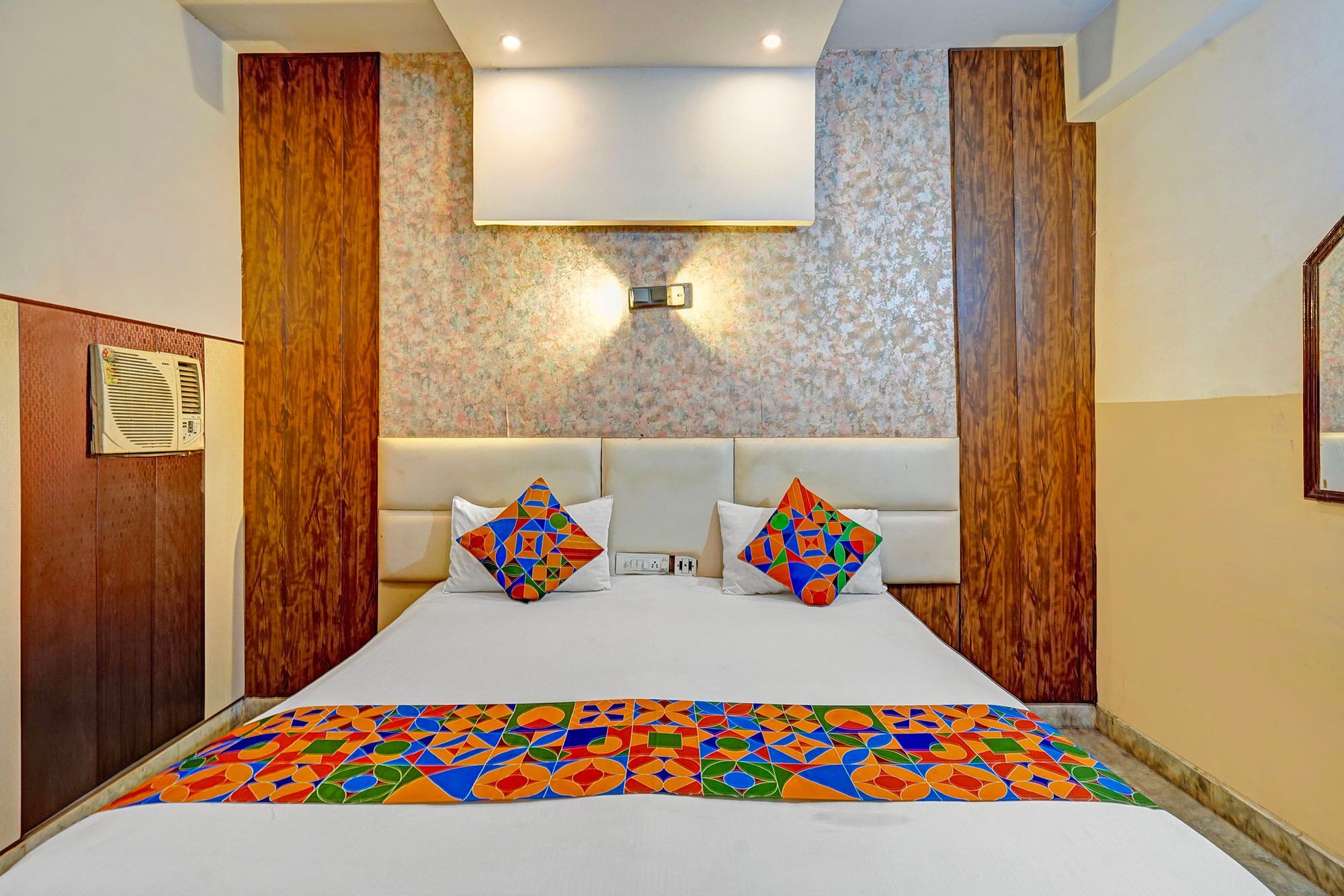 FabHotel D Season Deluxe Room 4