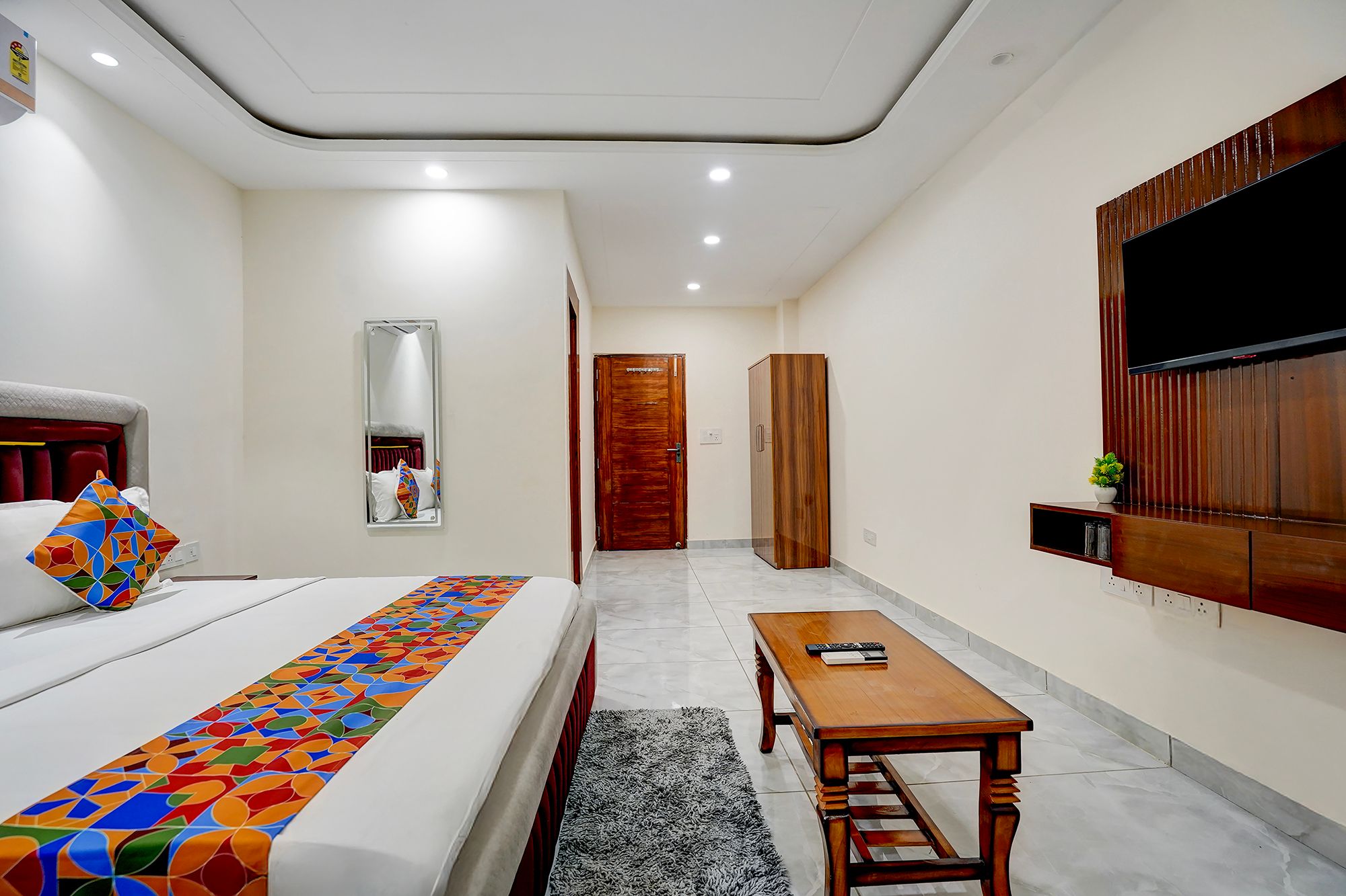 FabHotel The Royal Kishan Complex Deluxe Room 2