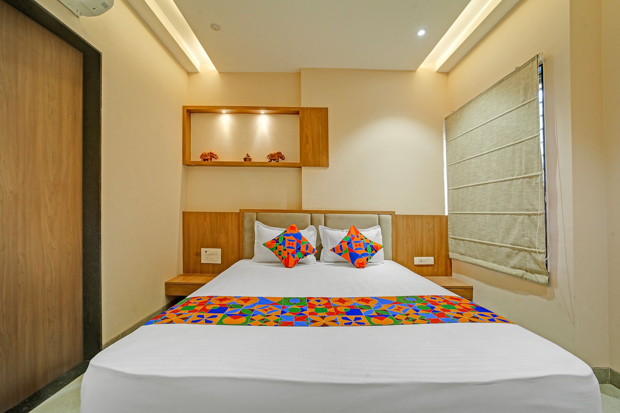 FabHotel Shri Shreeyam Stay Deluxe Room 3