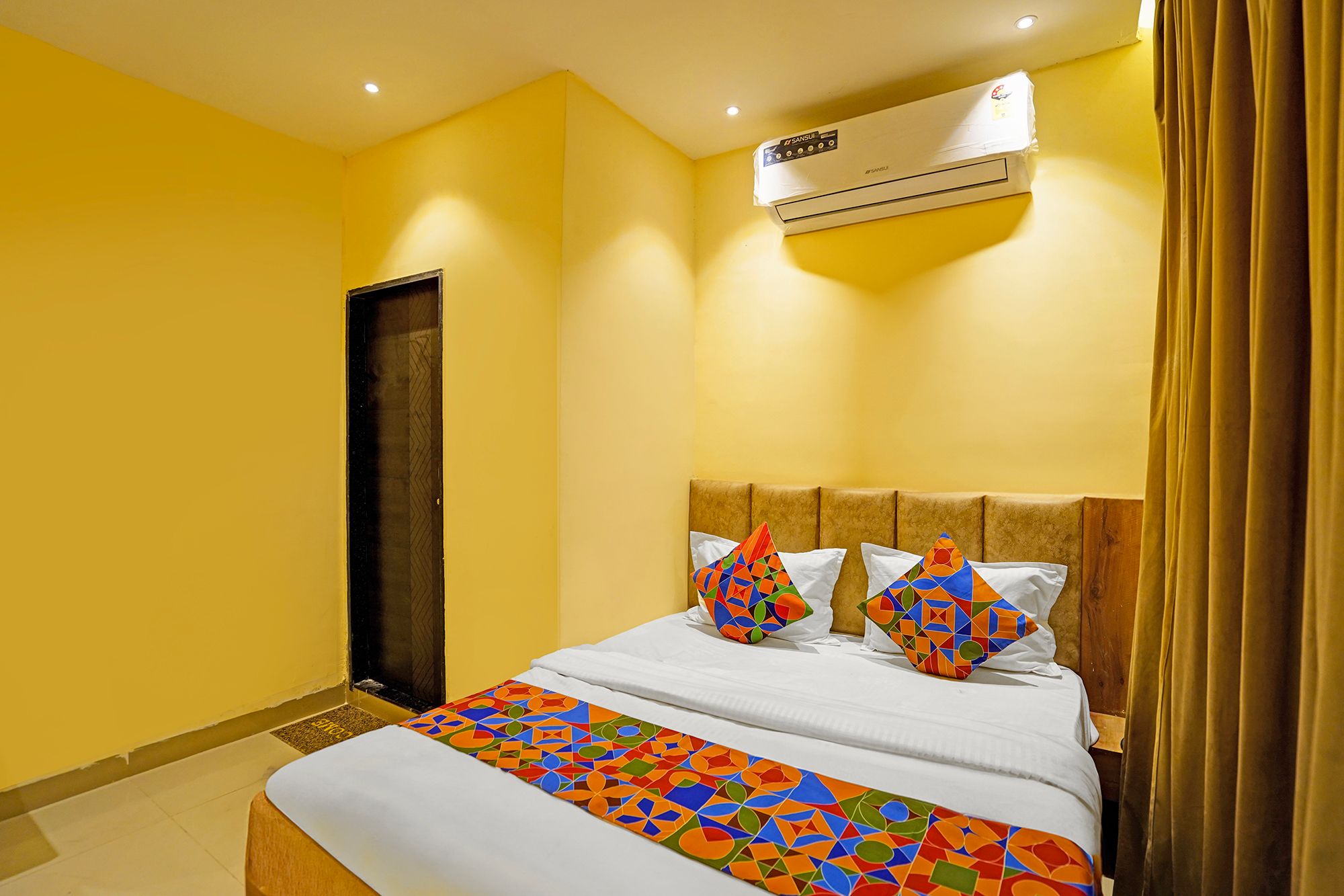 FabHotel Shri Shubh Palace Premium Room 3
