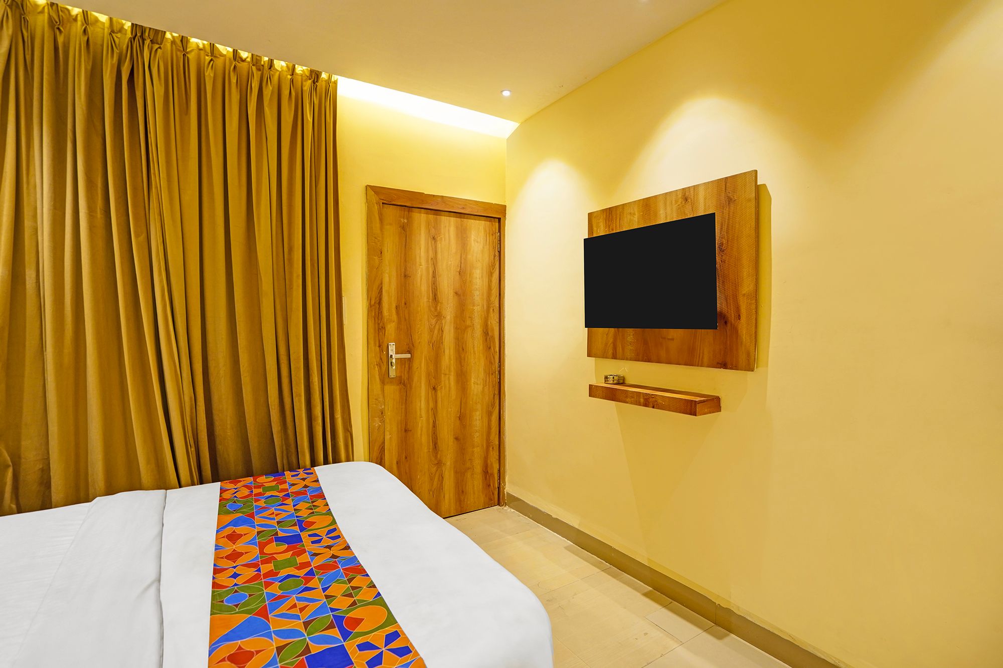 FabHotel Shri Shubh Palace Premium Room 4