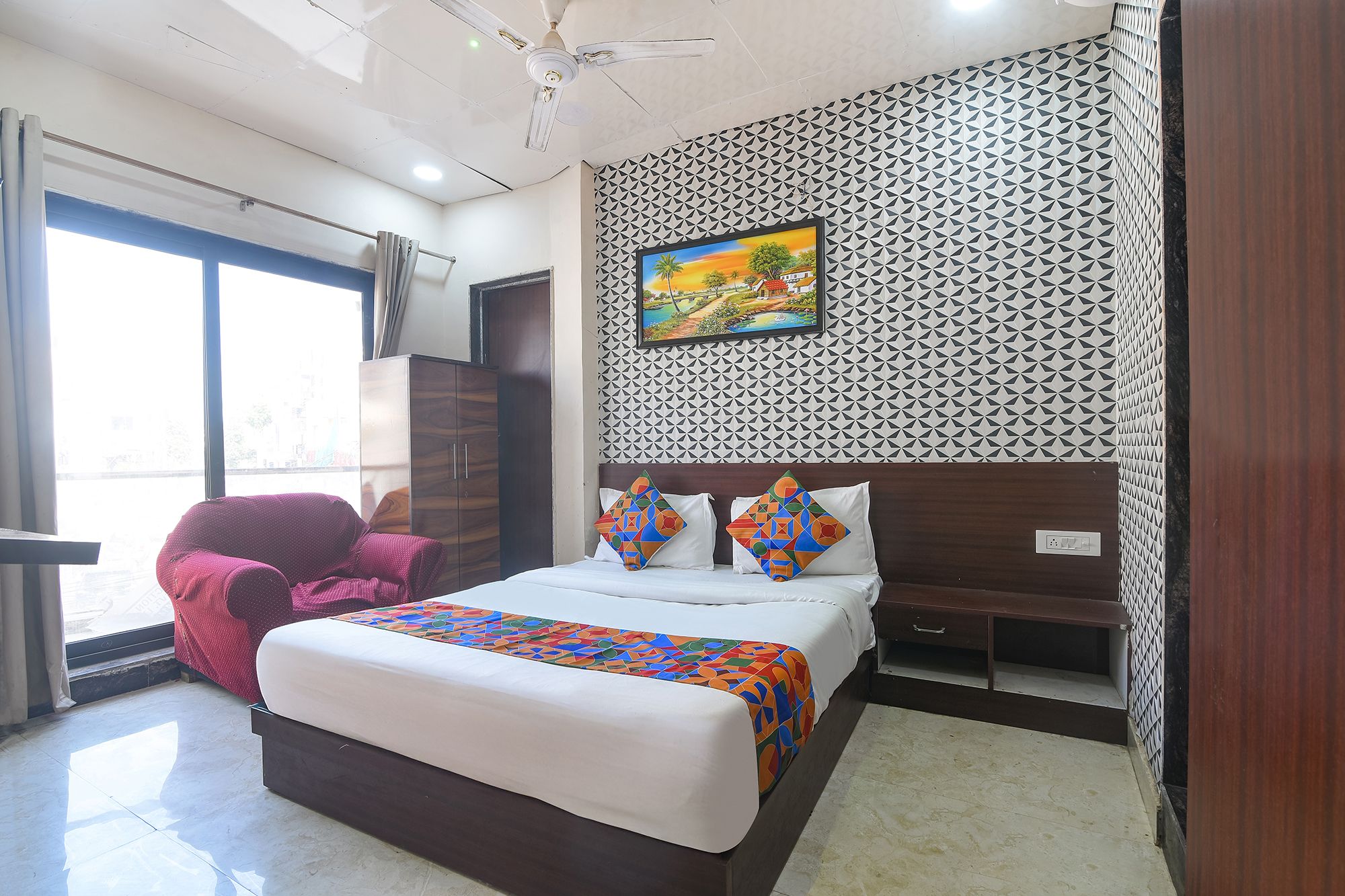 FabHotel Kavya Deluxe Room 3