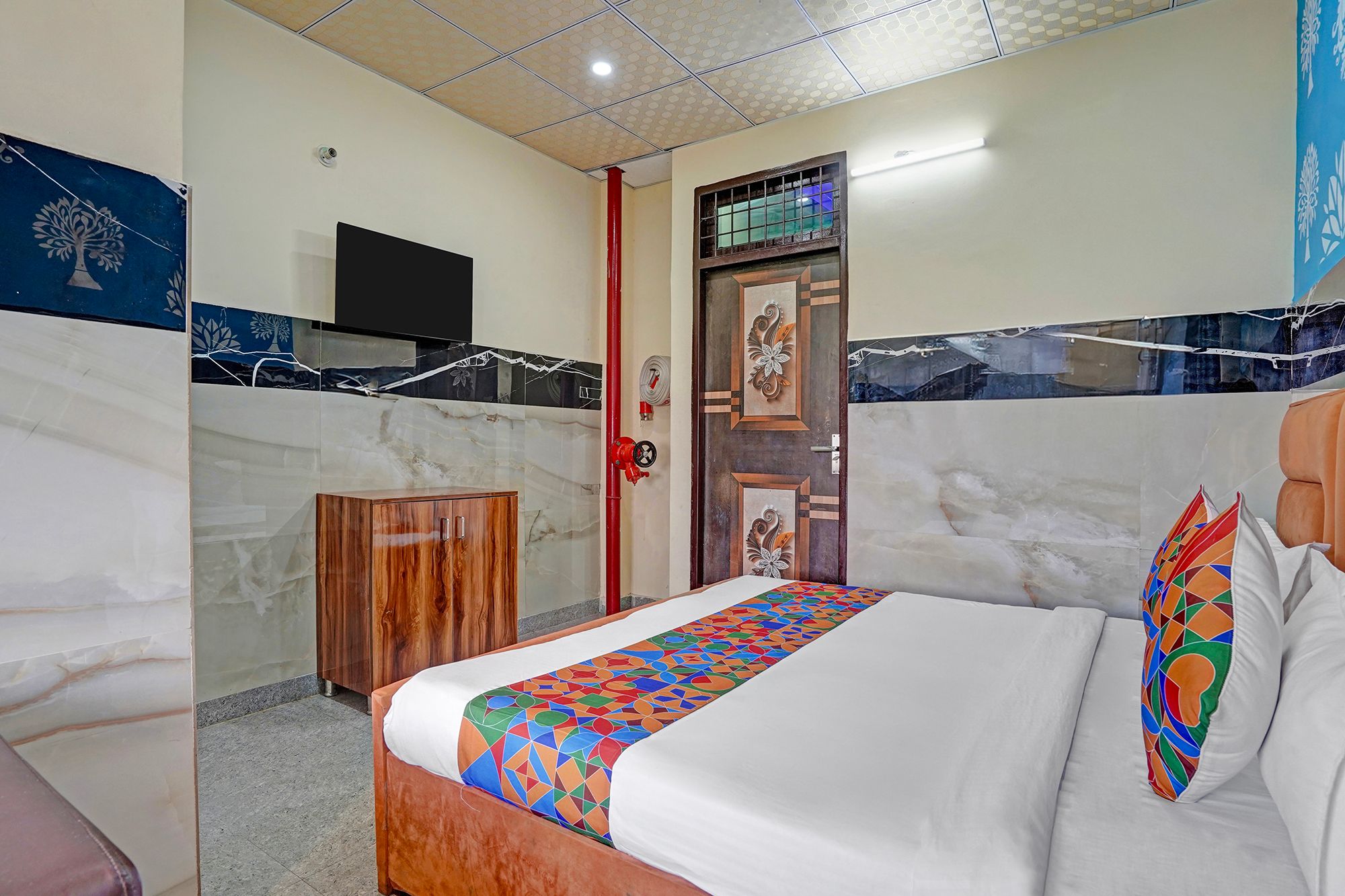 Via Royal Plaza 62 Deluxe Room 3