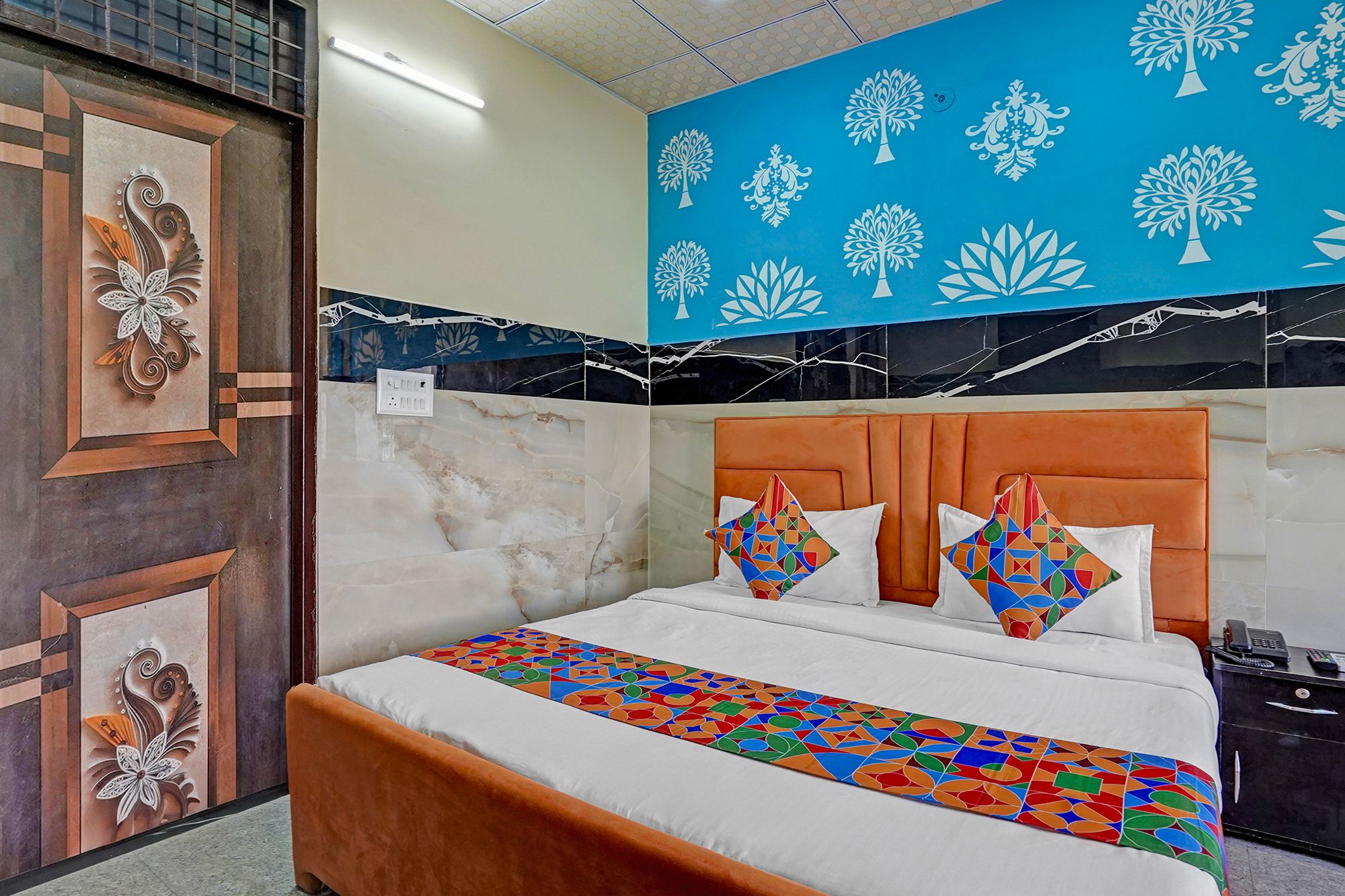 Via Royal Plaza 62 Deluxe Room 2