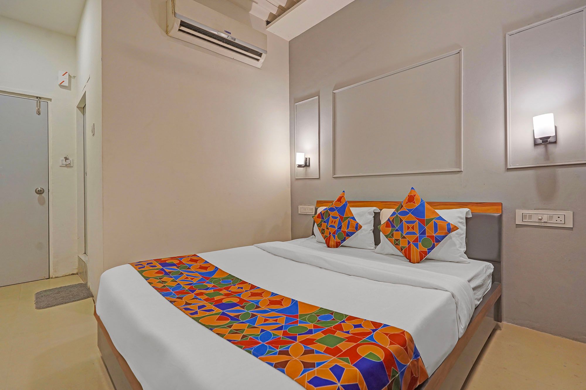 FabHotel Stay In Deluxe Room 2
