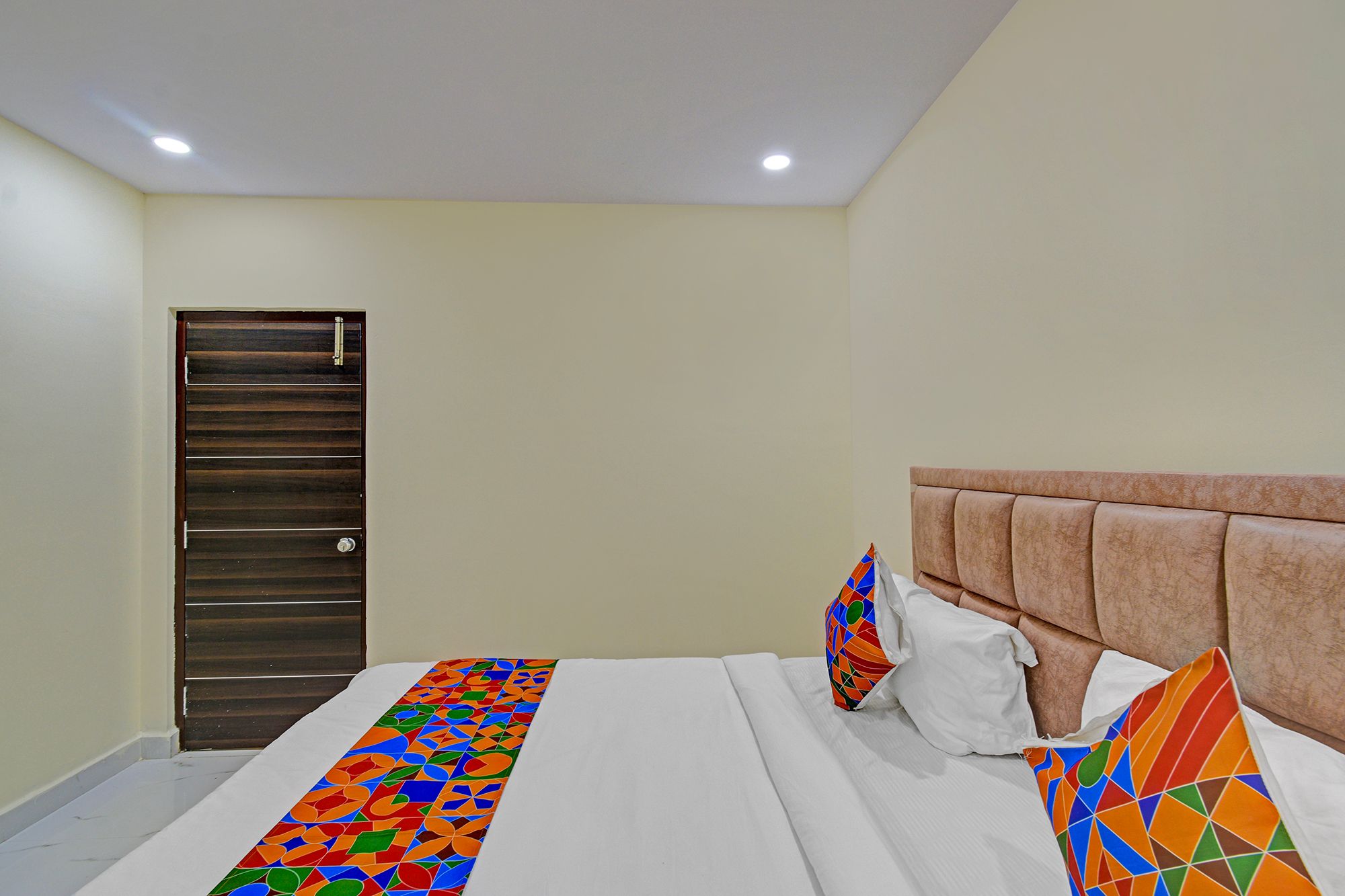 FabHotel Srikara Grand Luxury Rooms Deluxe Room 2