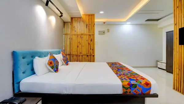 Via Blissful Stays Deluxe Room 2