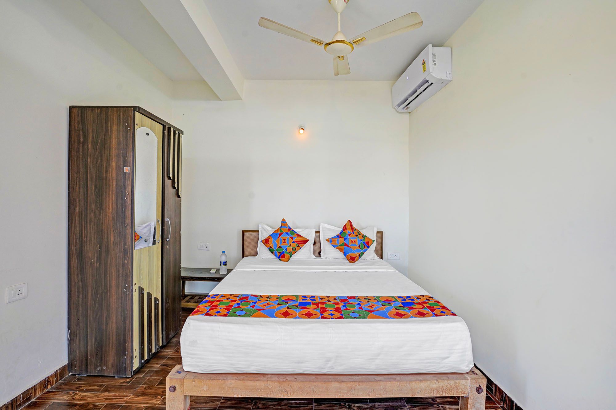 FabHotel Simba Resort Deluxe Room 4