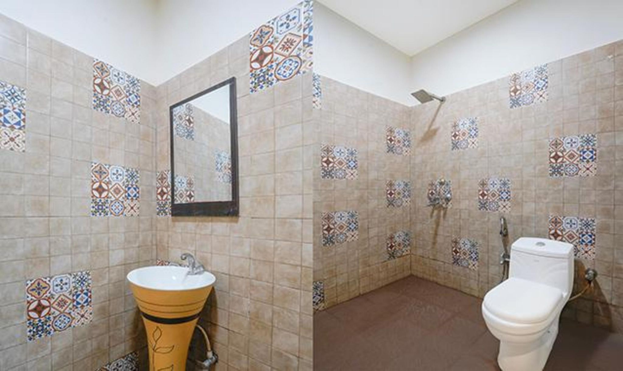 FabHotel Golden Nest Deluxe Resort Deluxe Room 4