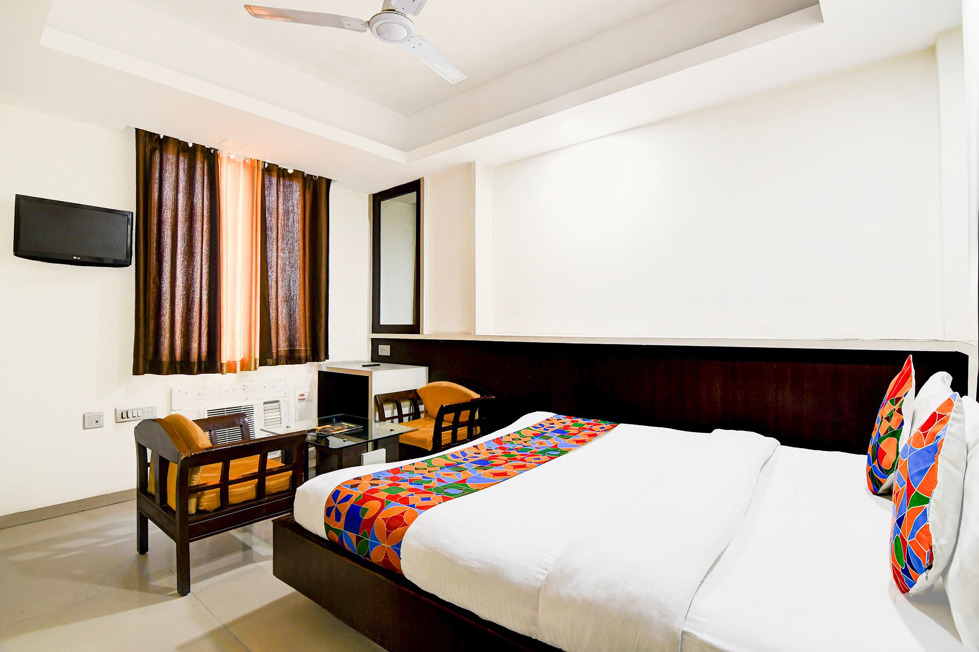 FabHotel Park Street Inn Deluxe Room 3