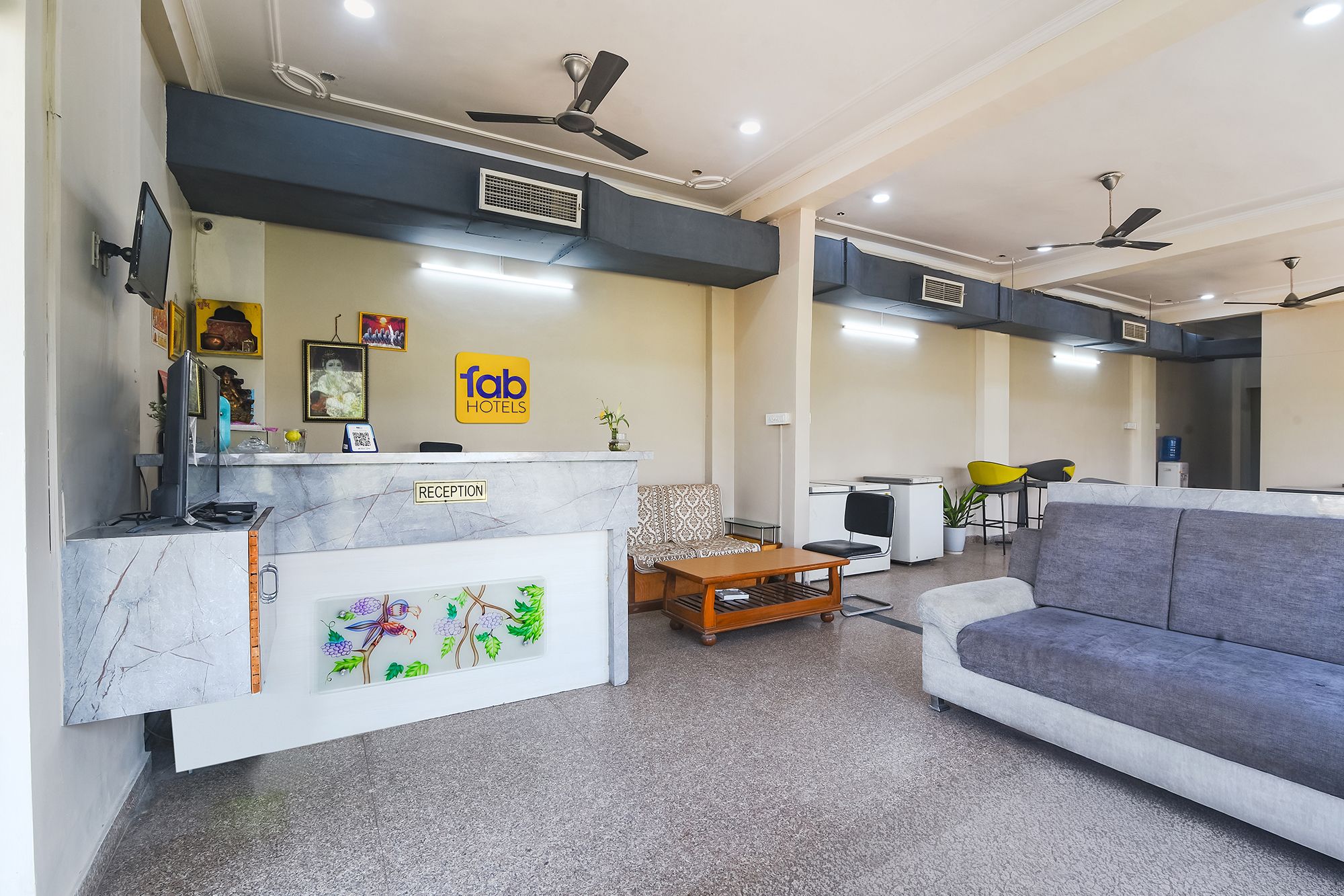 FabHotel Reyansh