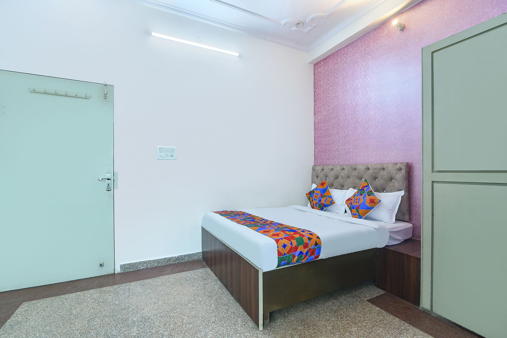 FabHotel Reyansh