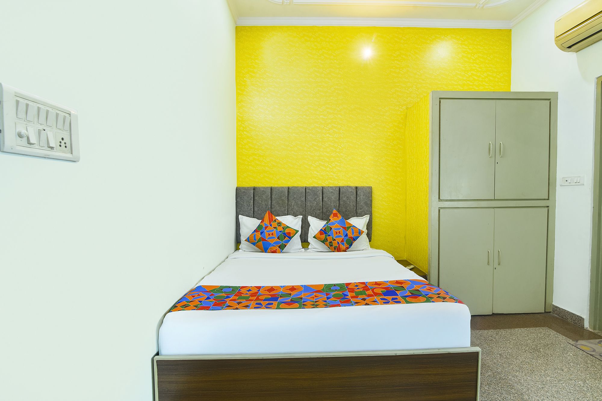 FabHotel Reyansh
