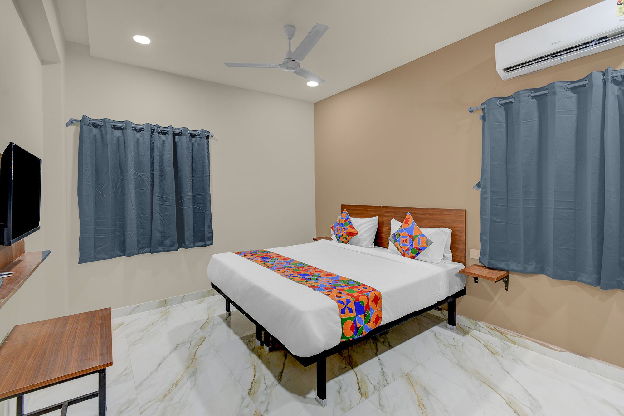 FabHotel Larana Deluxe Room