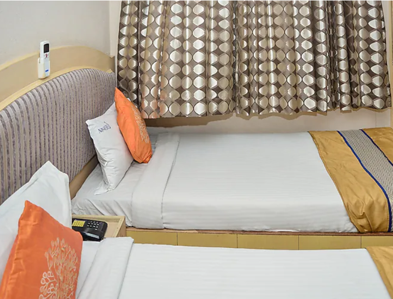 Nayagara Hotel Standard Room with Balcony 6