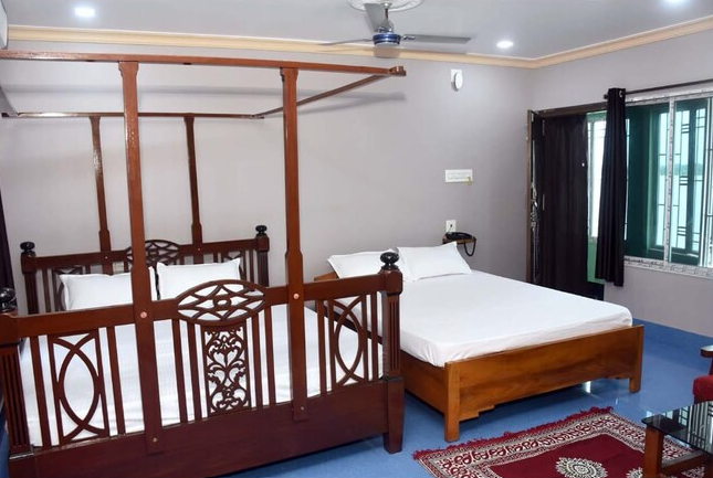 AC Deluxe Four bed river facing