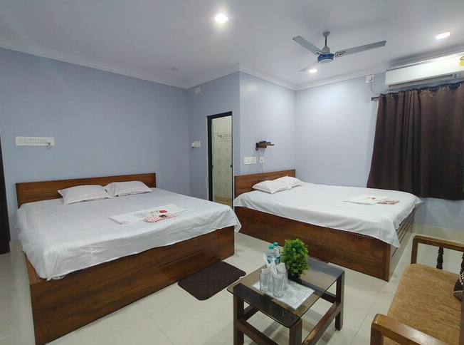 Deluxe Riverside AC Four Bedroom with Balcony