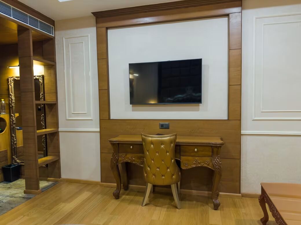 Imperial Room with King or Twin Bed