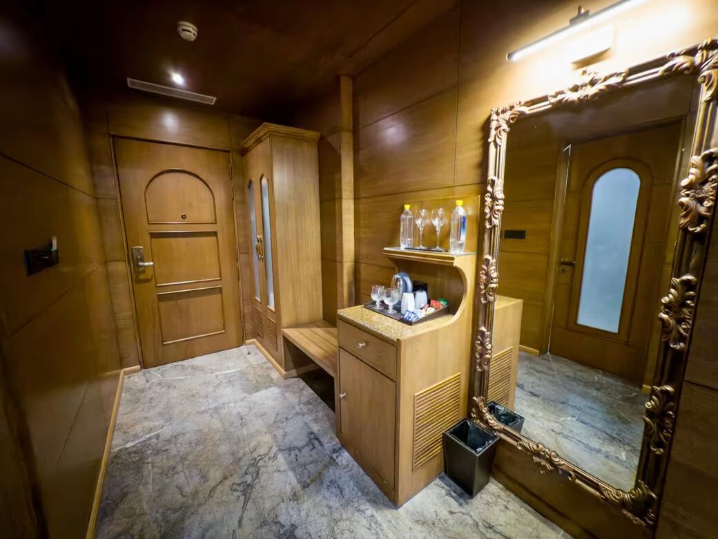 Imperial Room with King or Twin Bed