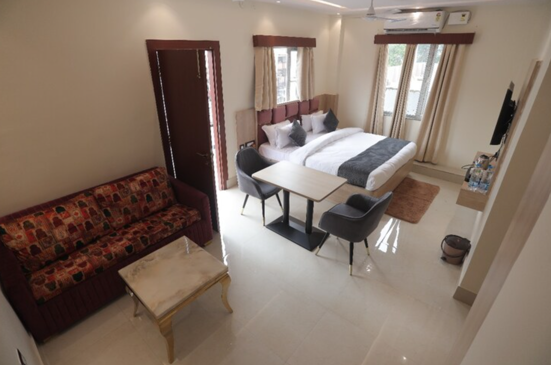 Maharani Club Room with Balcony