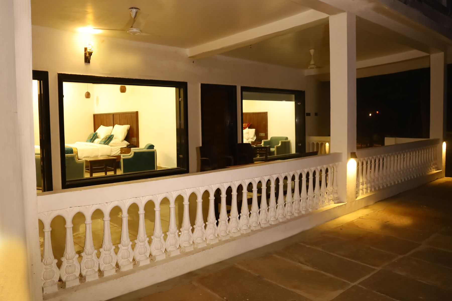 Panna Tiger Resort - Riverside Property Suite Room 19