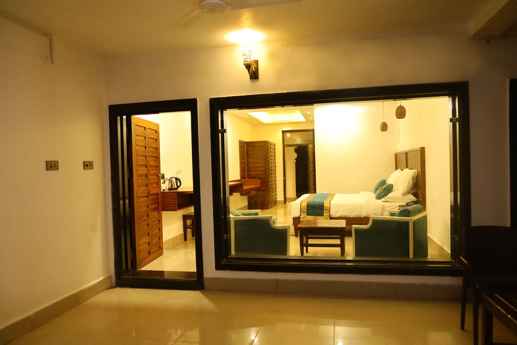 Panna Tiger Resort - Riverside Property Suite Room 17