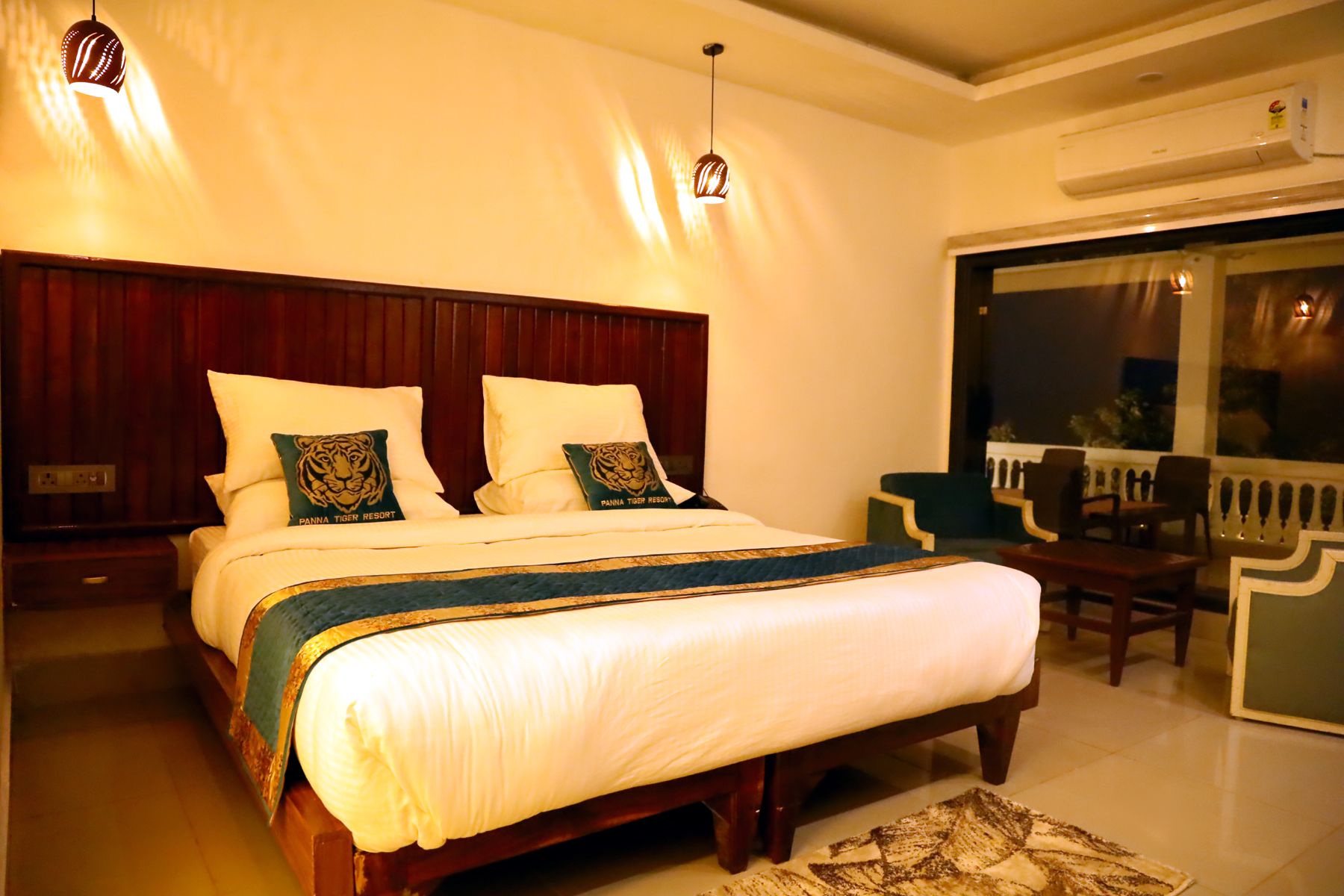 Panna Tiger Resort - Riverside Property Suite Room 13