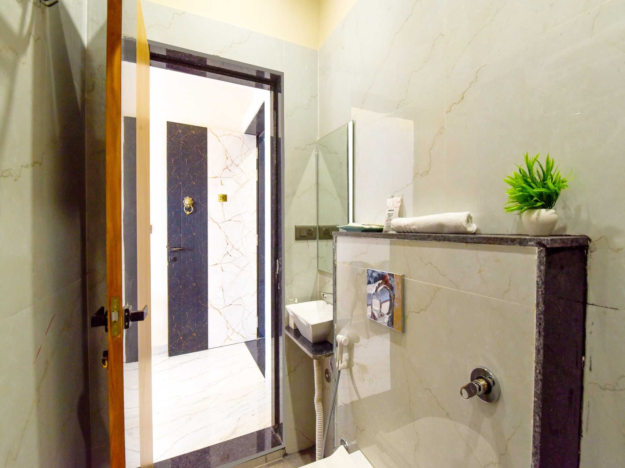 Palette Hotel Sun Royaale By Checkin, Udaipur Deluxe 9