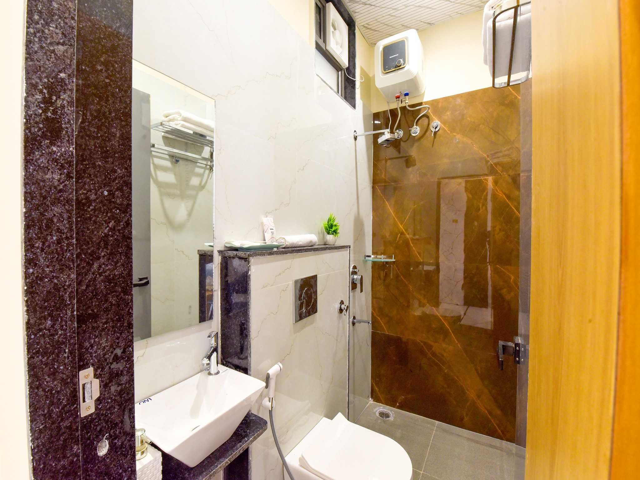 Palette Hotel Sun Royaale By Checkin, Udaipur Deluxe 10