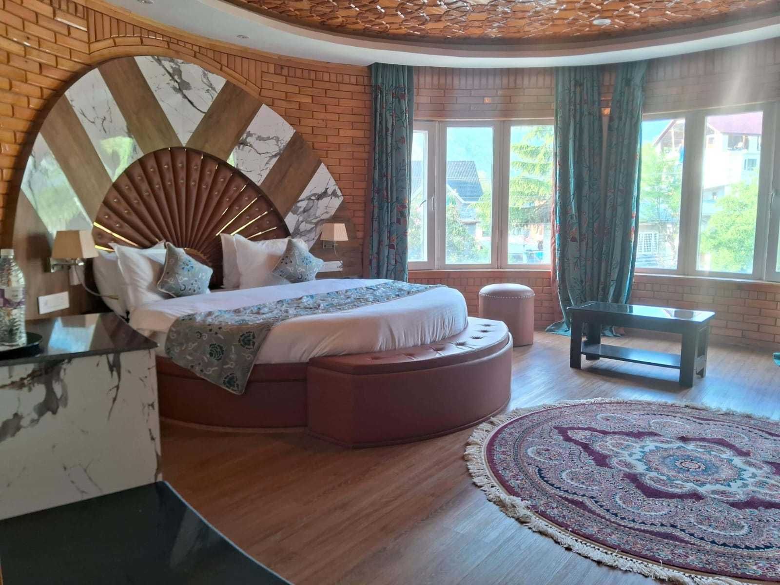 Palette Hotel Cecil Srinagar Premium Room 10