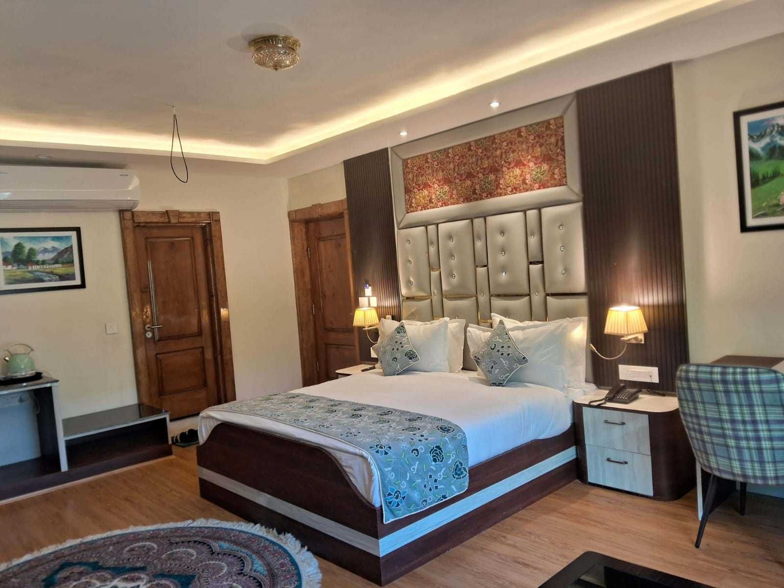 Palette Hotel Cecil Srinagar Premium Room 14
