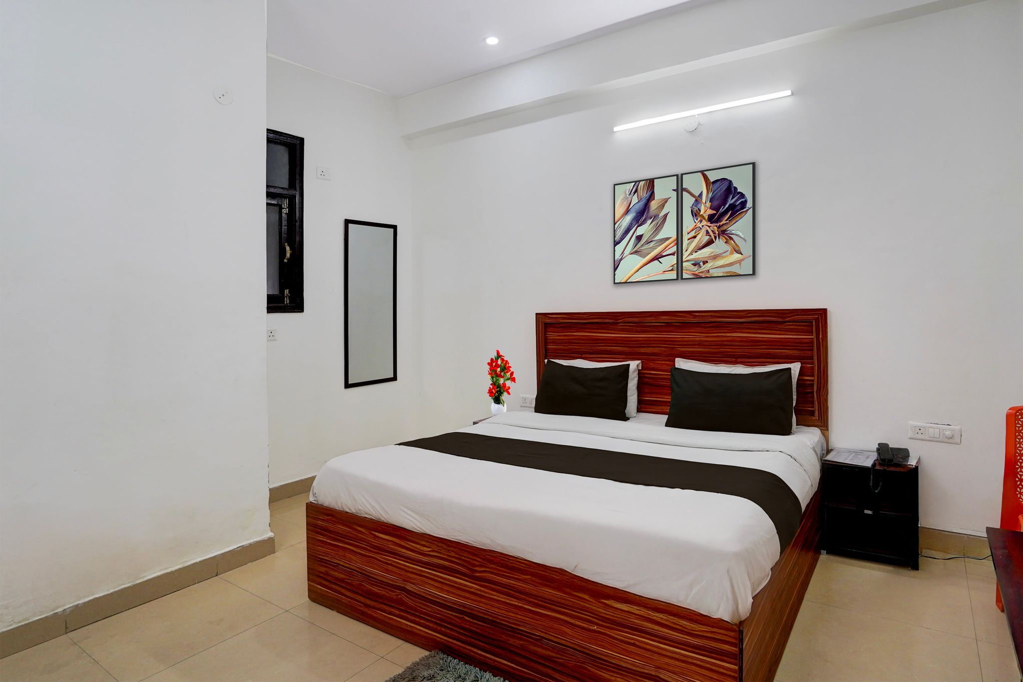 Collection O Noida Sector 52 Metro Station Formerly Hotel Metro View Classic 3