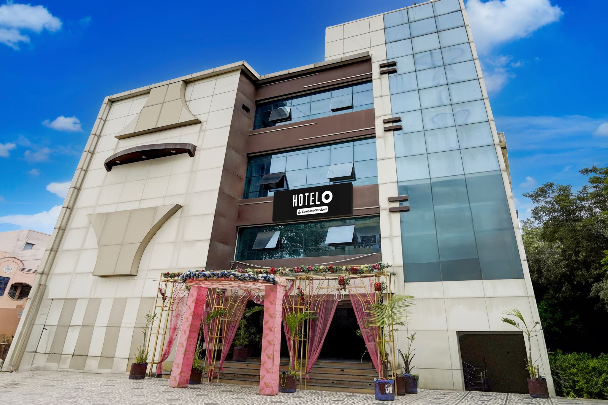 Hotel O Rani Durgawati Crossway Formerly Orient Palace