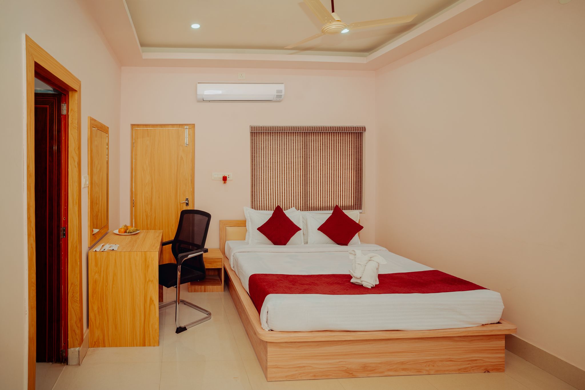 HOTEL CHAITRANGADA Executive with Balcony 4