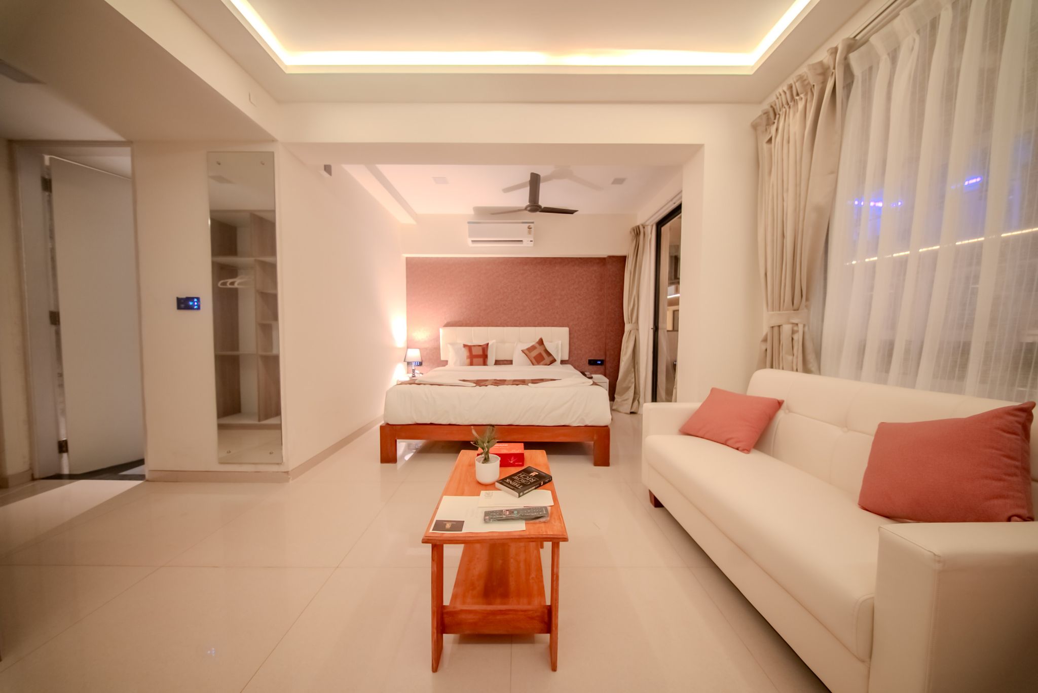 La Bela Casa Suites Candolim Suite Room with Balcony 9