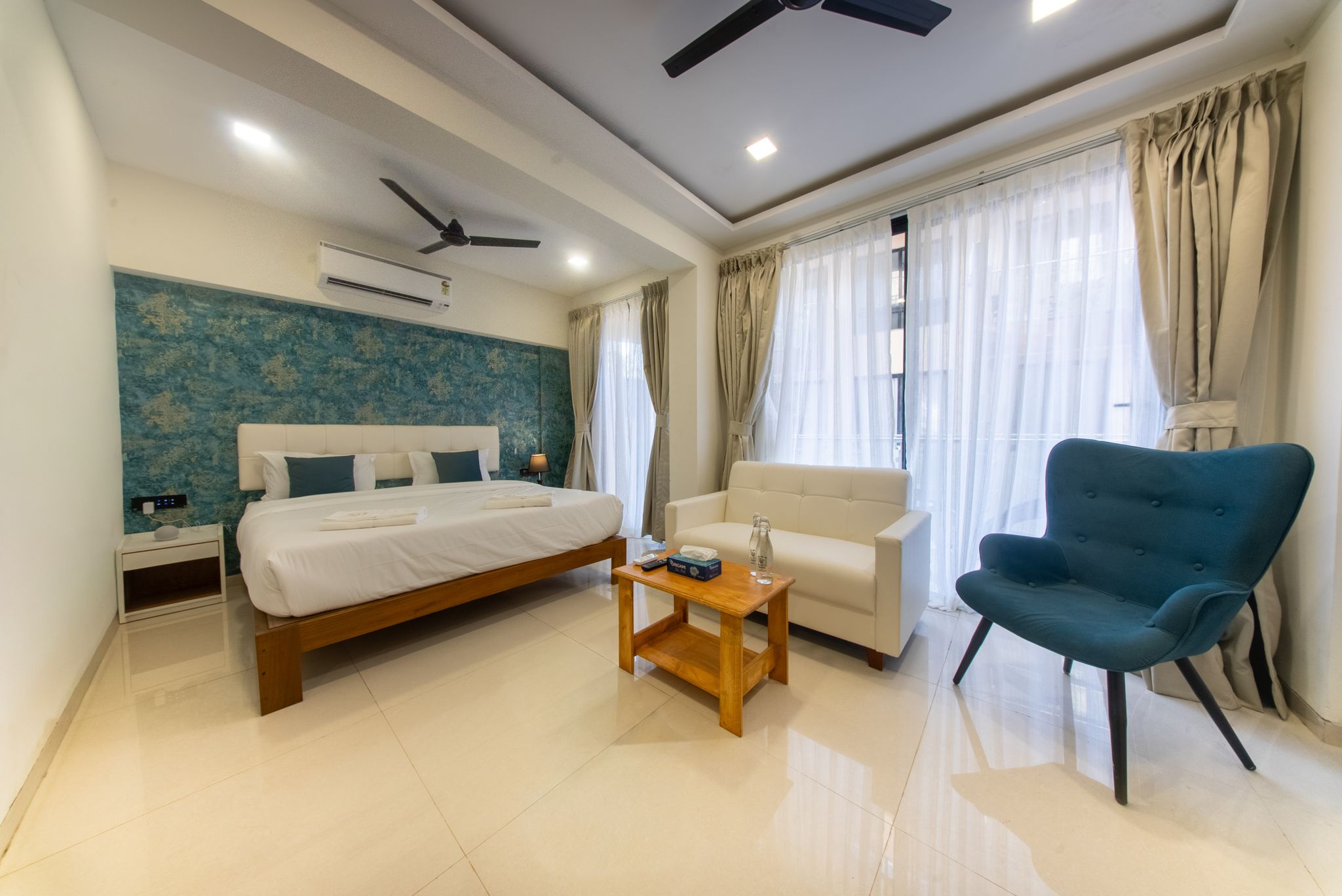 La Bela Casa Suites Candolim Suite Room with Balcony 5